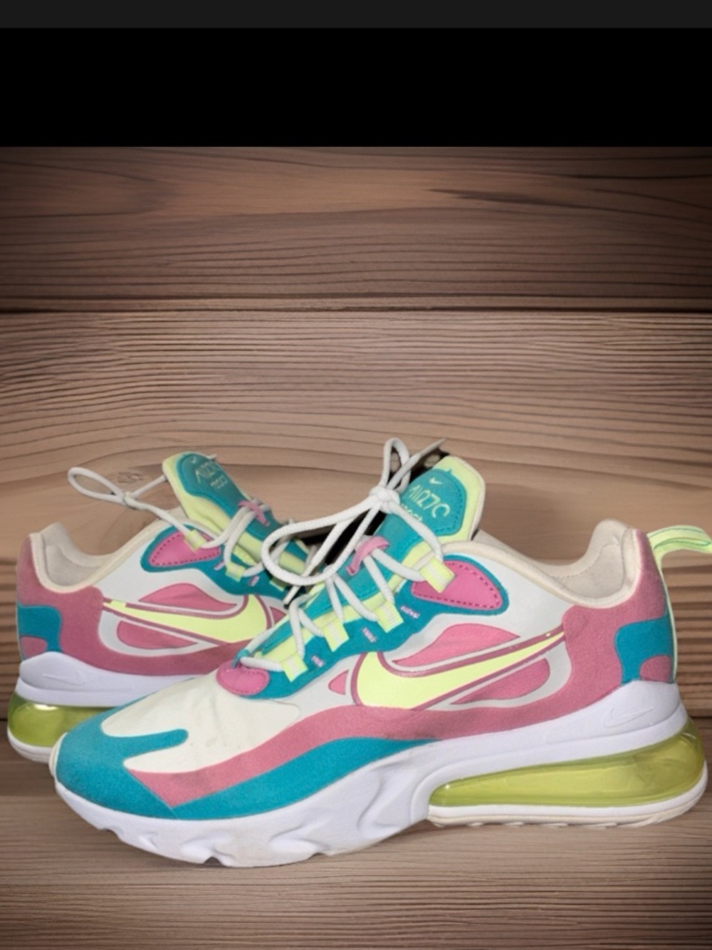 Nike Air Max 270 React sneakers in a pastel, Women’s size 8.5